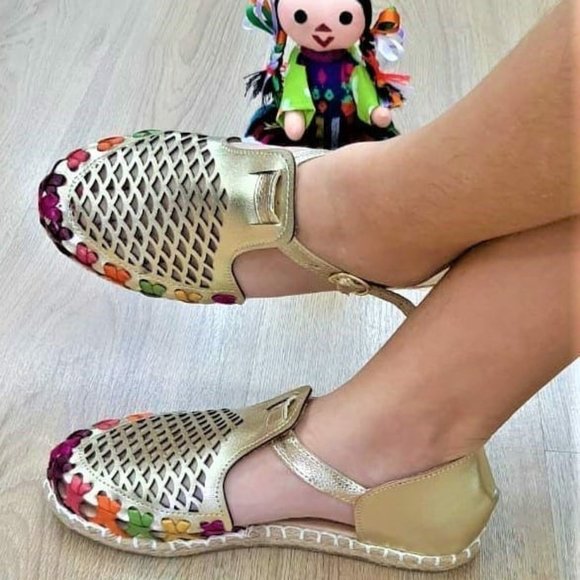 Leather Mexican Huarache Sandals In Gold Color - Picture 1 of 3